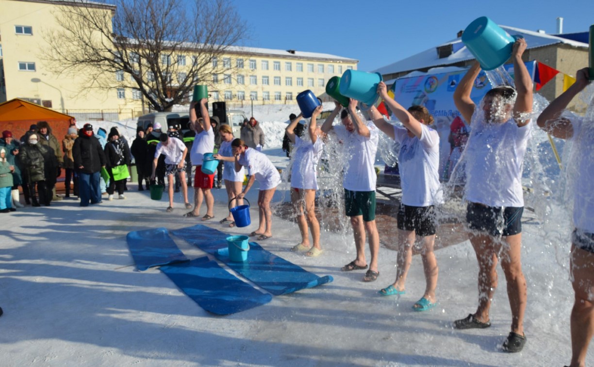 Ледяной водой на морозе облили себя некоторые жители Александровска-Сахалинского