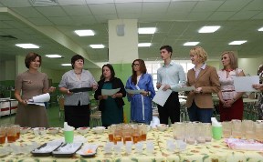 В южно-сахалинской гимназии №3 прошла дегустация блюд столовой кухни