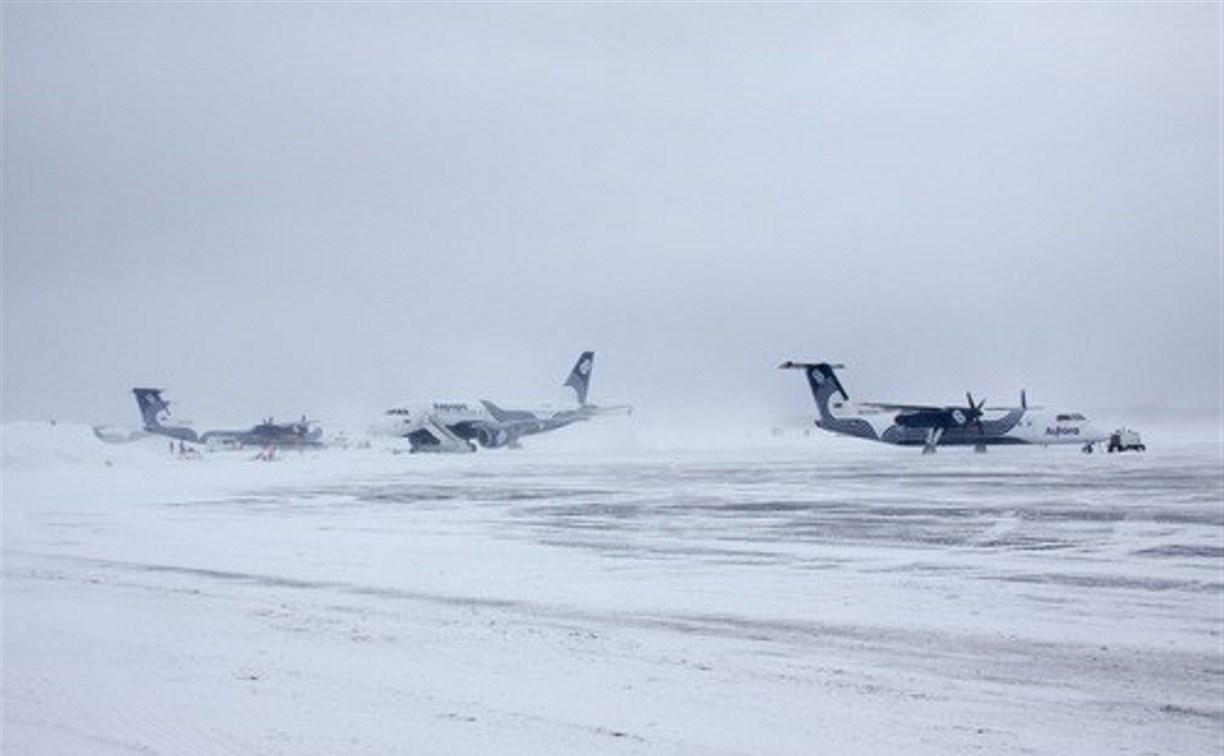 Больше 20 рейсов задержаны в аэропорту Южно-Сахалинска 