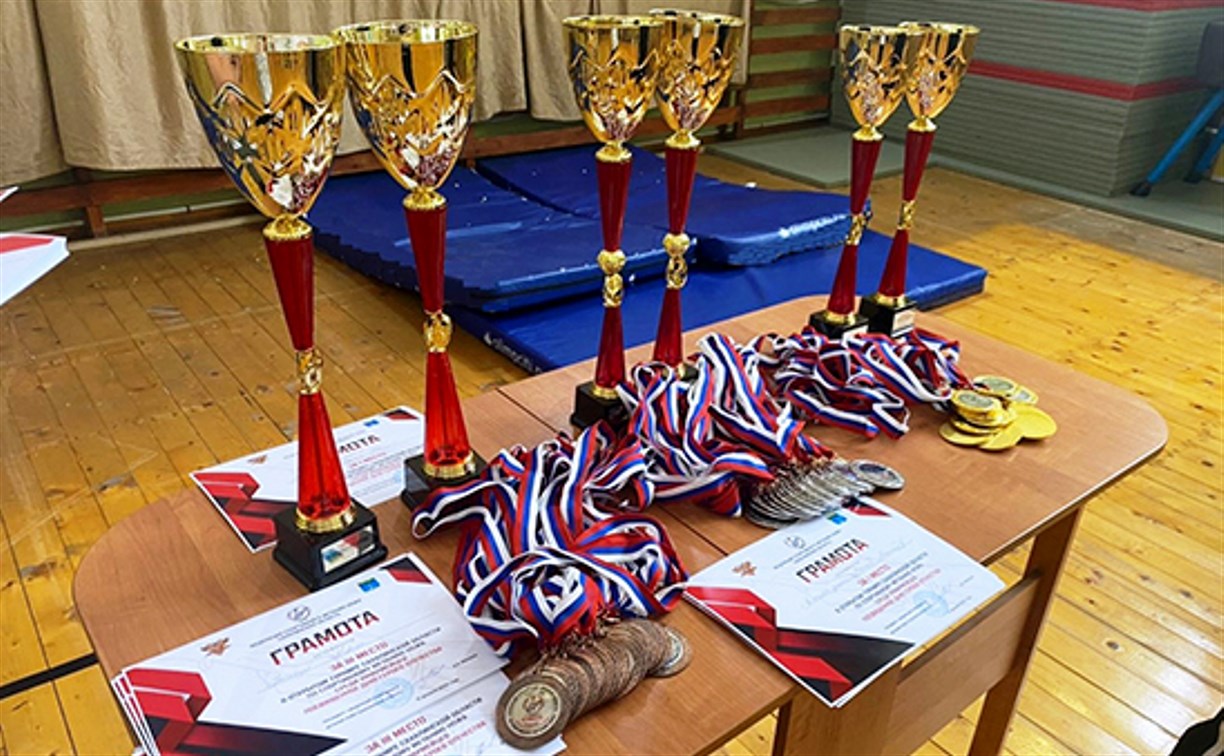 Открытый турнир по спортивному метанию ножа среди юнармейцев прошел на Сахалине