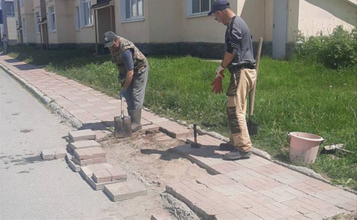 В Дальнем приступили к ремонту тротуара, где серьезно травмировался ребенок 