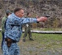 Лёжа, с колена и стоя: на Сахалине прошли стрелковые соревнования между полицейскими