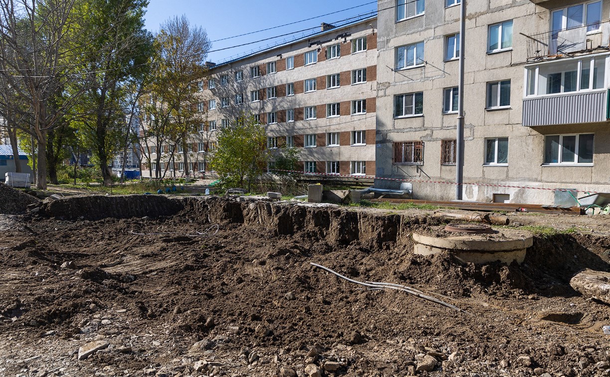 Двор дома № 23 по проспекту Победы в Южно-Сахалинске отремонтируют в следующем году