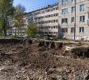 Двор дома № 23 по проспекту Победы в Южно-Сахалинске отремонтируют в следующем году