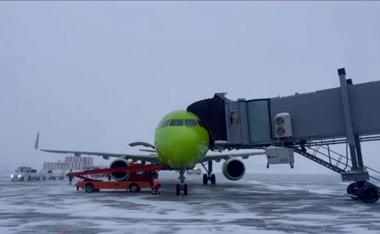 В Южно-Сахалинск в метель приземлился рейс S7 из Новосибирска
