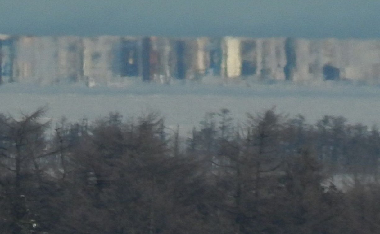 "То счастливые рыбаки, то многоэтажки на море": сахалинцы рассказывают о загадочных миражах над водой