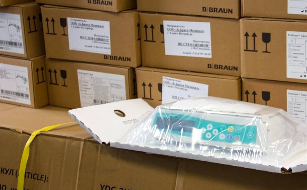 Оборудование для оказания медпомощи при коронавирусе привезли на Сахалин 