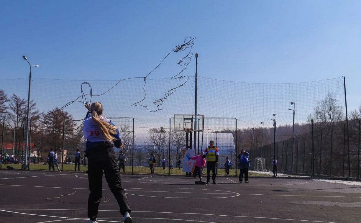 На Сахалине разыграли медали первенства России по северному многоборью в метании тынзяна на хорей