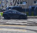 Автохам захватил "зебру" в Южно-Сахалинске