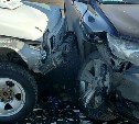 Toyota Land Cruiser и "Нива" столкнулись в Южно-Сахалинске