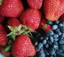 "Почём клубника?": первую ягоду начали продавать дачники на юге Сахалина