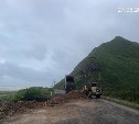 На трассе Невельск — Шебунино продолжаются аварийно-восстановительные работы после циклона