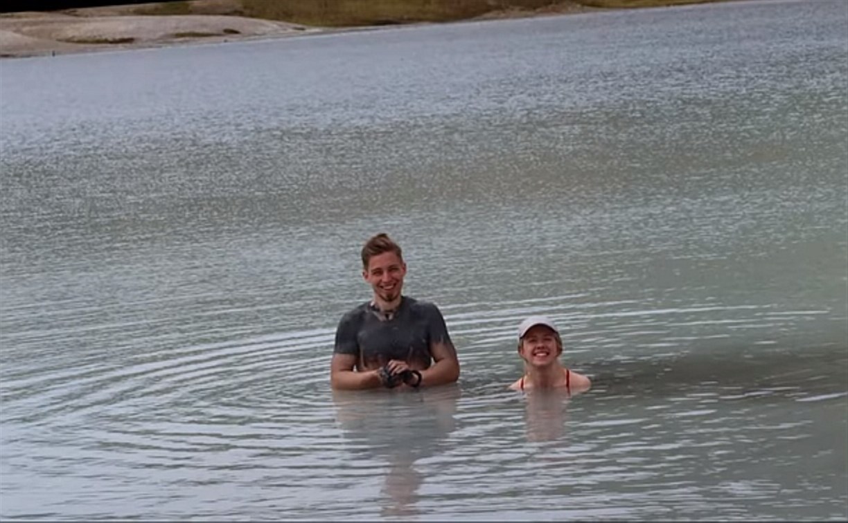 Туристка по незнанию искупалась в ядовитом озере на Курилах