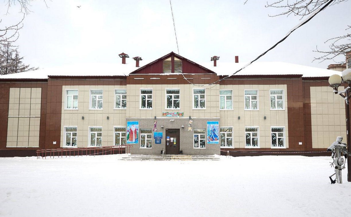 Школьники Южно-Сахалинска возвращаются к очным занятиям 