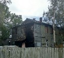 Жильцов двухэтажки эвакуировали ночью в Южно-Сахалинске