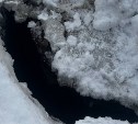В Ново-Александровске пешеходы рискуют провалиться в открытый люк, забросанный снегом