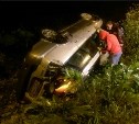 Ночью в пригороде Южно-Сахалинска перевернулся автомобиль