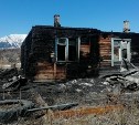 Сахалинцев просят помочь пенсионерам, оставшимся без жилья после пожара