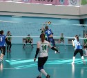 Женский чемпионат области по волейболу выиграла команда СахГУ