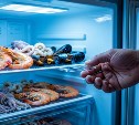 Забрал бензопилу, морепродукты и настойку: житель Корсакова обобрал чужой дом