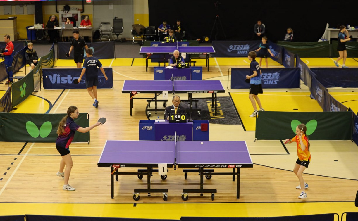 Более 100 теннисистов выступают на межрегиональных соревнованиях в Южно-Сахалинске