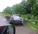 Автомобиль сгорел у анивского поста