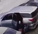 В Южно-Сахалинске дверью авто зацепило соседнюю машину