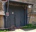 "Станки под напряжением": на Сахалине проверили информацию о базе с подтопленным помещением