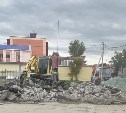 Асфальт дыбарем: одна из АЗС "Роснефть" в Южно-Сахалинске временно закрыта