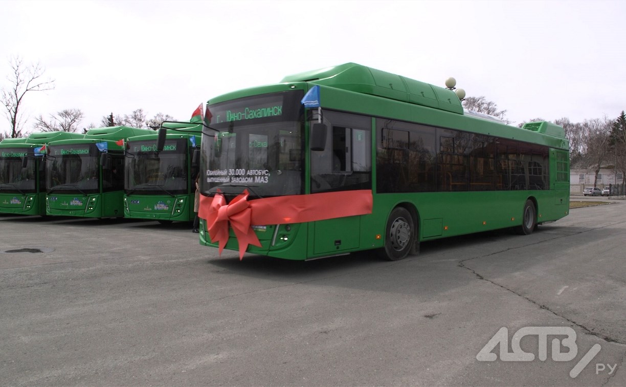 Первая партия новых зелёных автобусов прибыла в Южно-Сахалинск