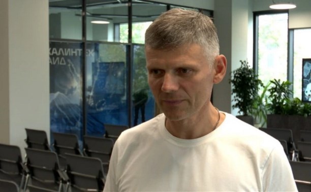 Из окопов — в классы: ветераны СВО учат сахалинских школьников основам военной подготовки