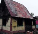 Огонь уничтожил один из дачных домов в пригороде Южно-Сахалинска
