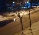 Канализация затопила улицу Краснофлотскую в Корсакове 