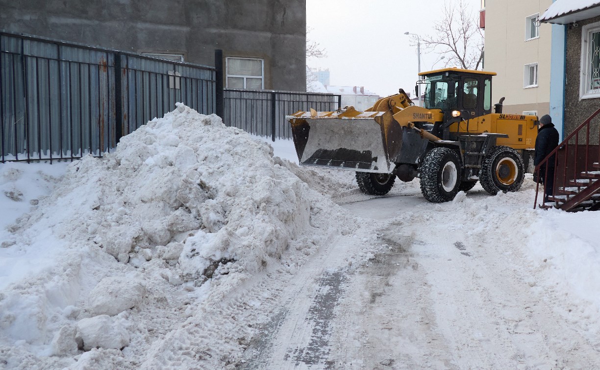 За плохую расчистку дворов на шесть УК в Южно-Сахалинске готовят материалы в прокуратуру 