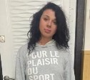 Сахалинцев просят помочь в поисках женщины, подозреваемой в преступлении