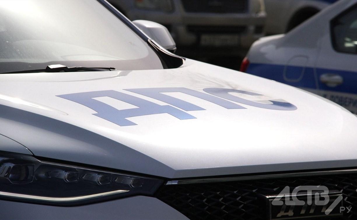 В Поронайске остановленный инспекторами ДПС водитель вёл себя странно