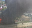 Сильный пожар произошел в частном секторе Южно-Сахалинска