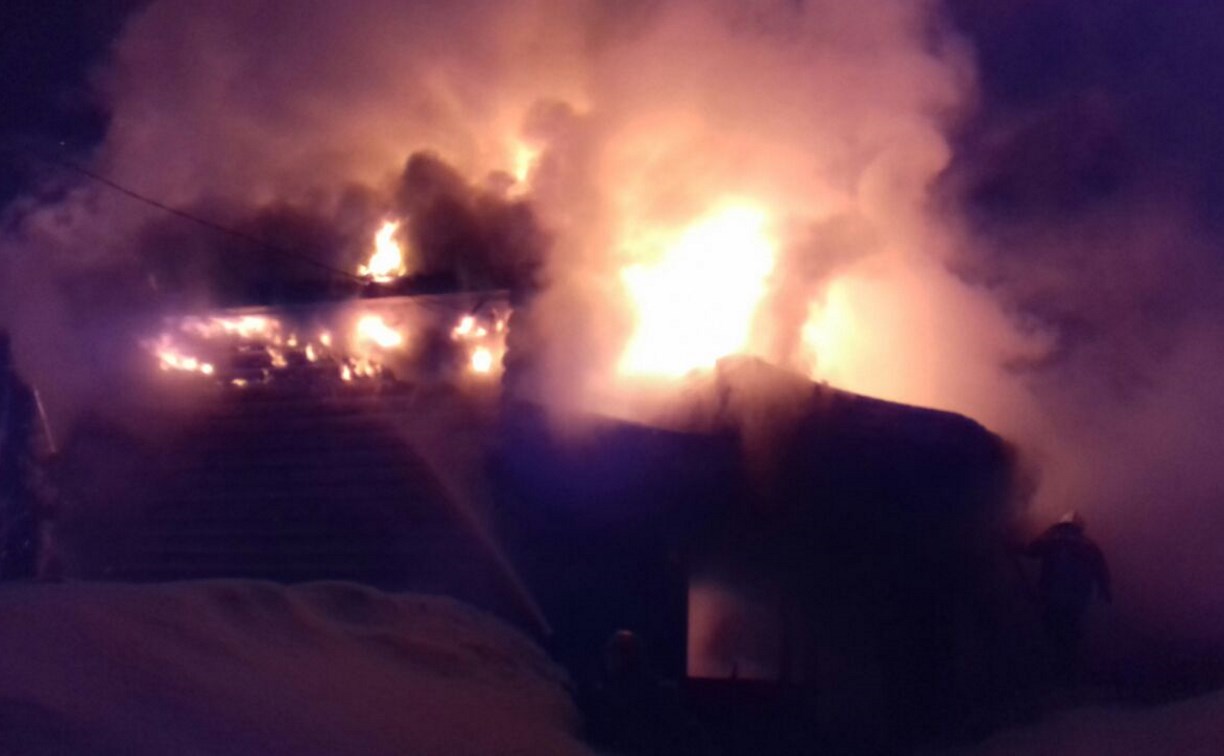Жилой дом сгорел в пригороде Южно-Сахалинска