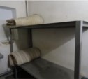 На Сахалине полицейский поощрял избиение в камере задержанного буяна