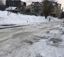 Автохамов, мешающих самосвалам вывозить снег в Южно-Сахалинске, разогнали после публикации astv.ru