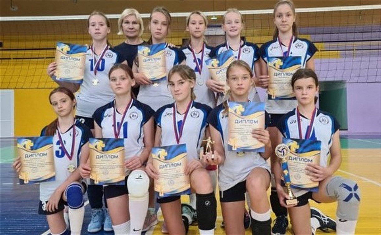 Сахалинские волейболисты победили на открытом турнире в Арсеньеве