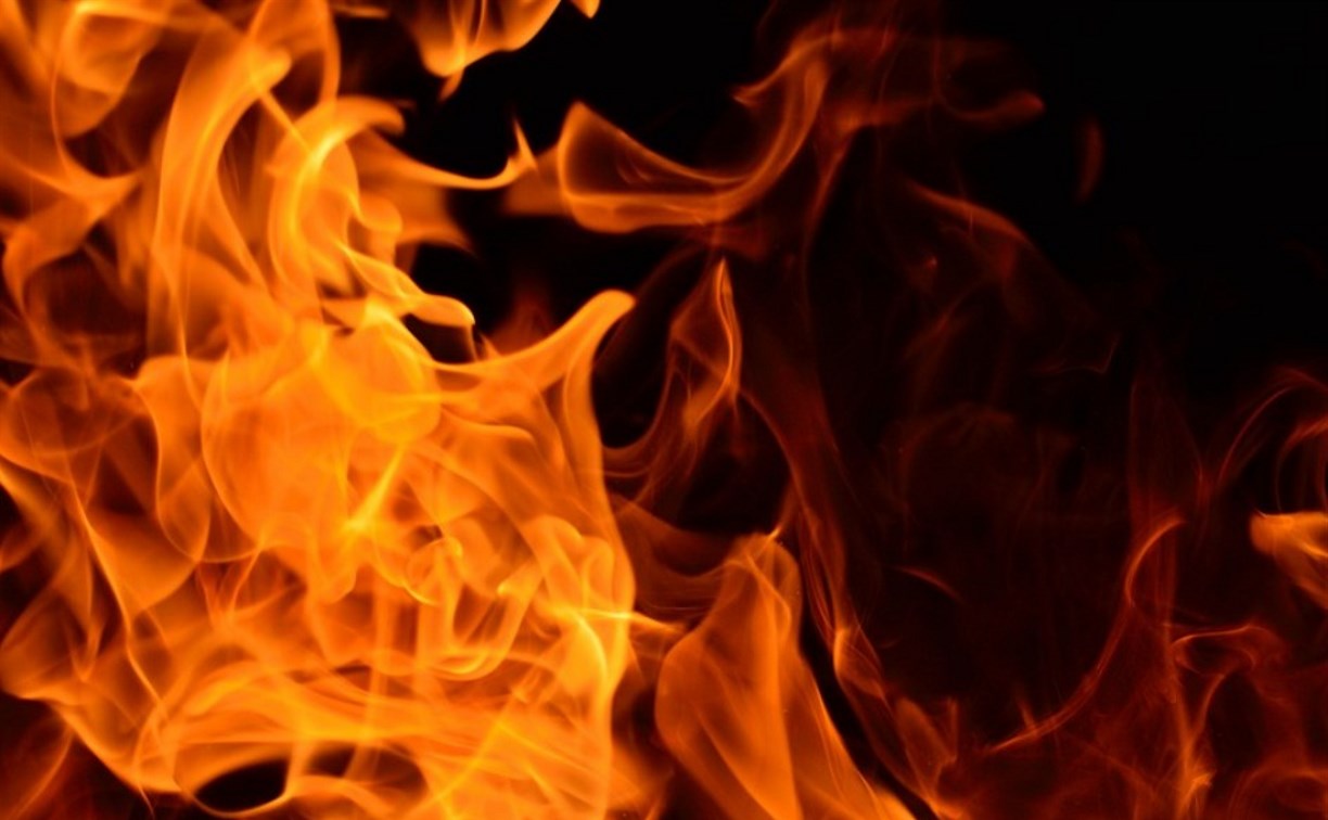 Два человека погибли при пожарах на юге Сахалина
