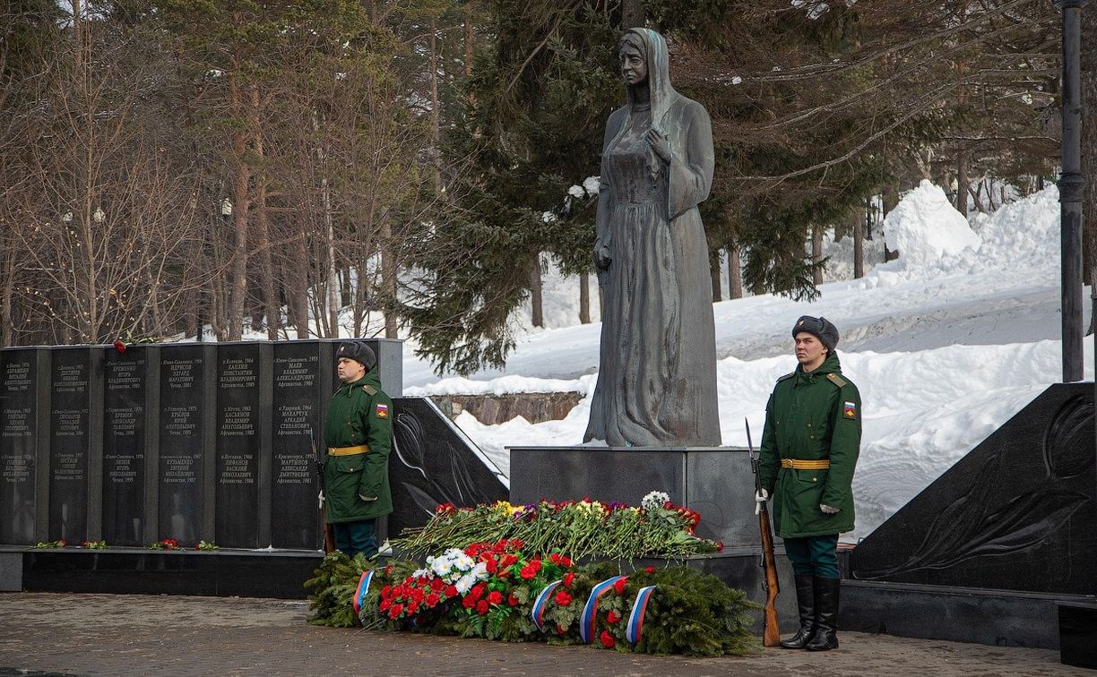 На Сахалине почтили память погибших за пределами Отечества воинов-интернационалистов