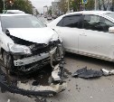 Автомобиль такси попал в серьёзное ДТП в центре Южно-Сахалинска