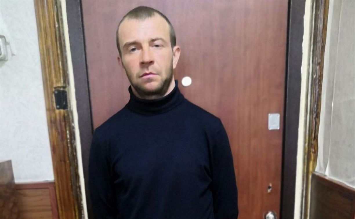 Подозреваемого в краже денег с чужой карты ищет сахалинская полиция