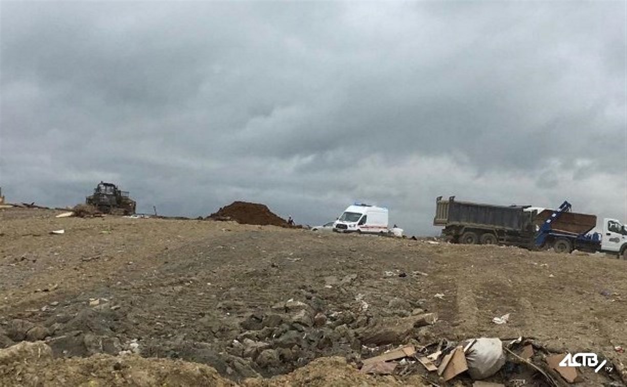 В Южно-Сахалинске мужчину придавило насмерть грузовой платформой к кран-балке
