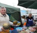 Мочеными арбузами удивил фермер покупателей на ярмарке в Южно-Сахалинске (ВИДЕО)