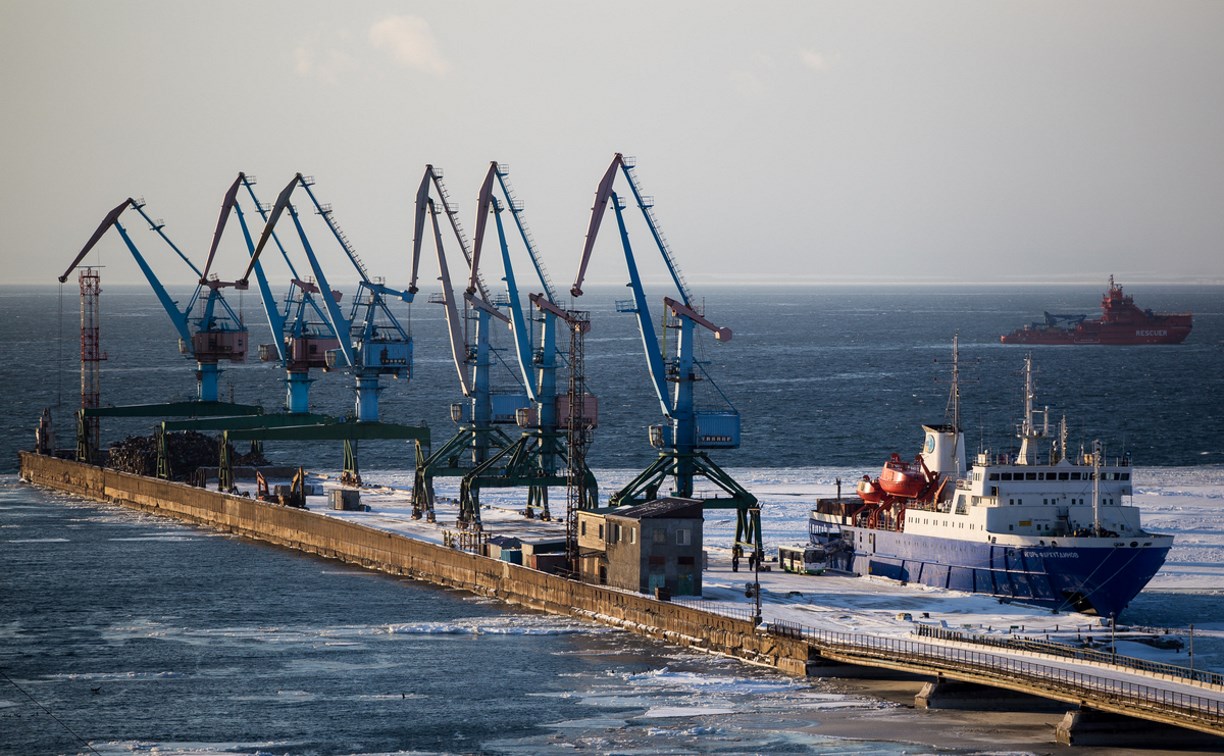 В корсаковский порт прибыли все грузы из Владивостока 