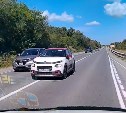"Подверг опасности троих детей": лихач на анивской трассе летел прямо в "лоб" встречной машине