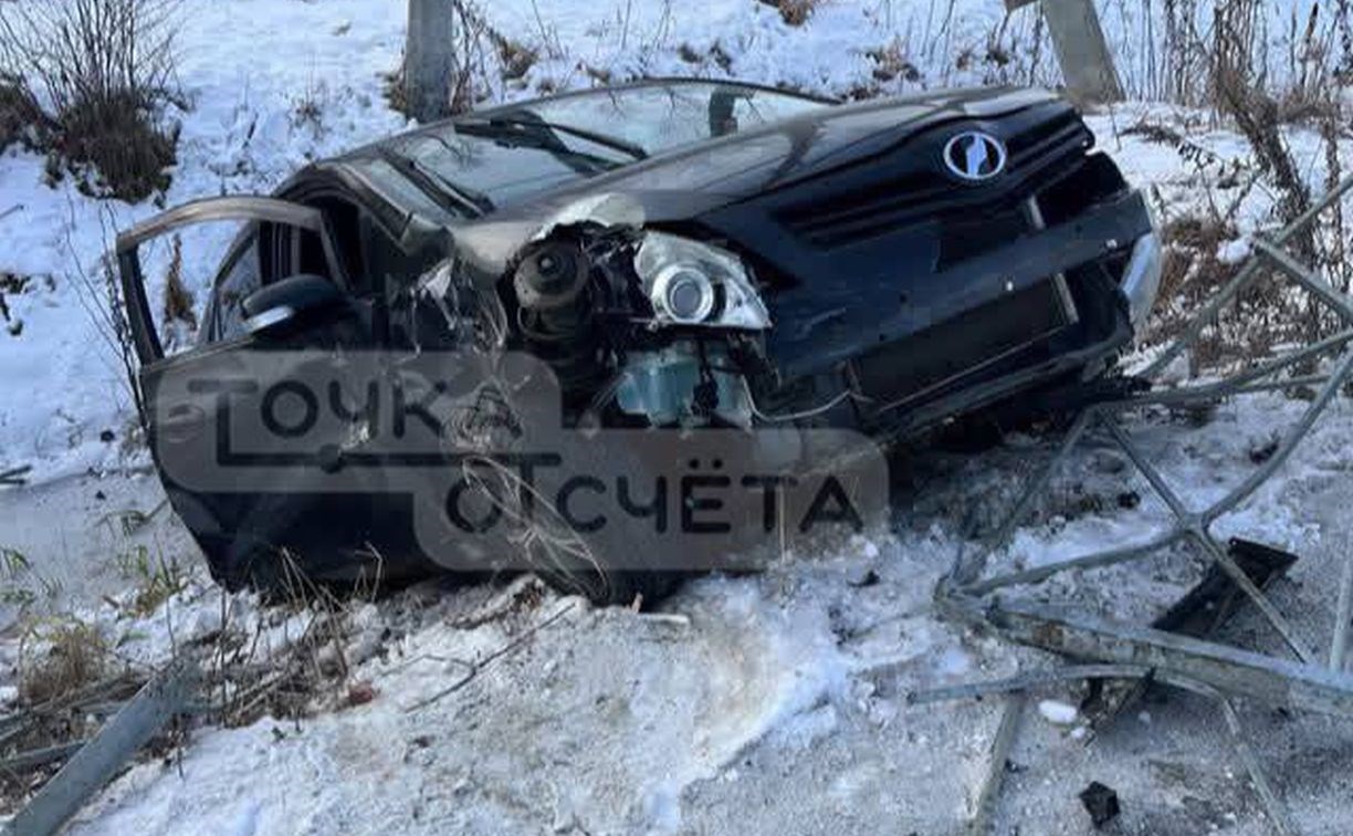 Сахалинка: водитель Toyota Sprinter спровоцировал ДТП и скрылся с места Сахалинка: водитель Toyota Sprinter спровоцировал ДТП и скрылся с места
